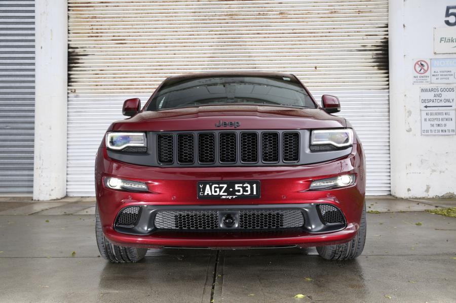  Jeep Grand Cherokee SRT Night 2016 года  (AU) (фото 3 из 26)